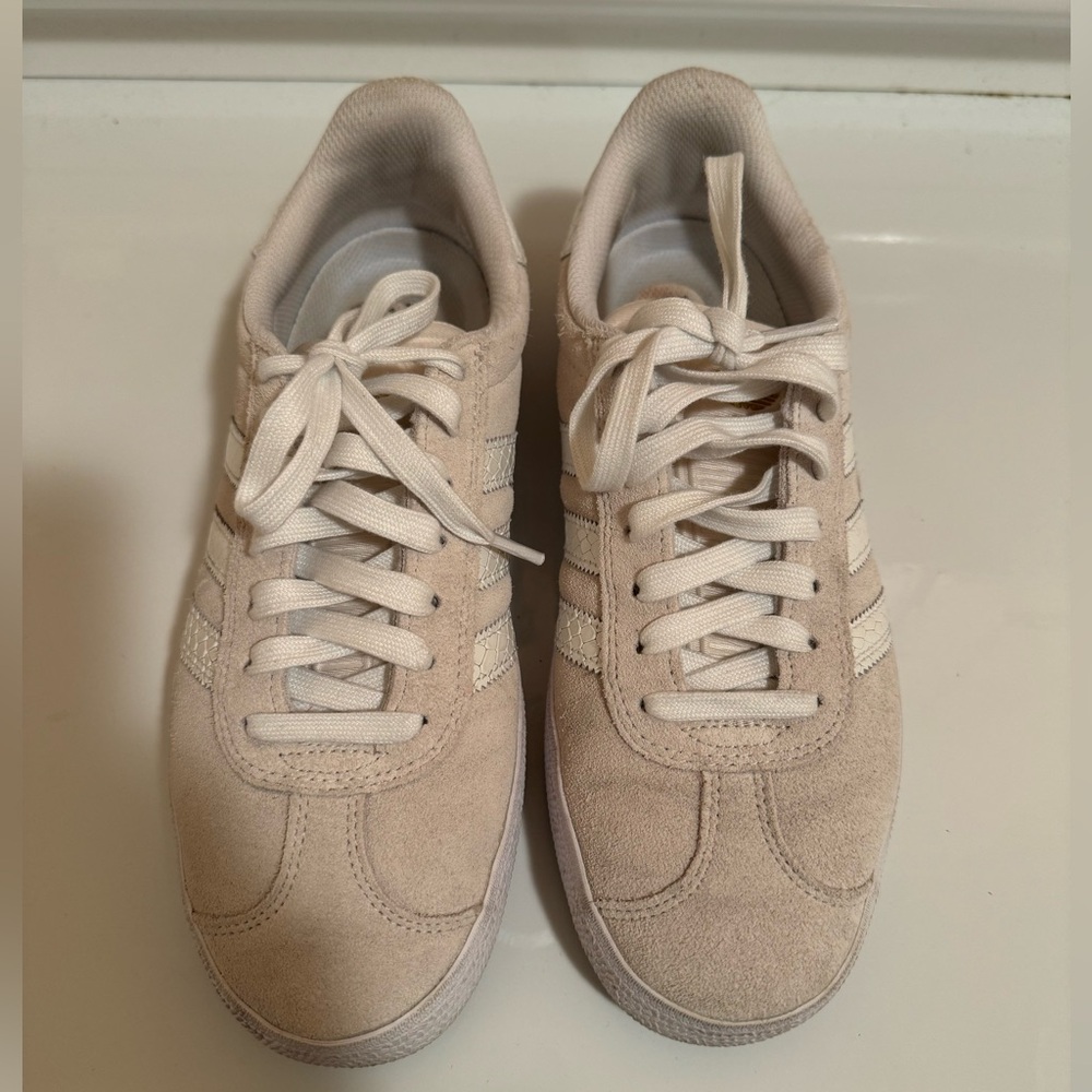 Adidas Originals Gazelle - women’s 9.5 or men’s 7.5
